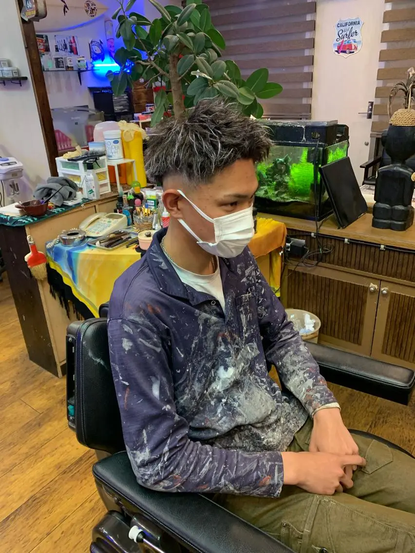 ミディアム カラー パーマ シルバー ホワイトシルバー カット ヘアカラー パーマ 池田 孝行のヘアスタイル