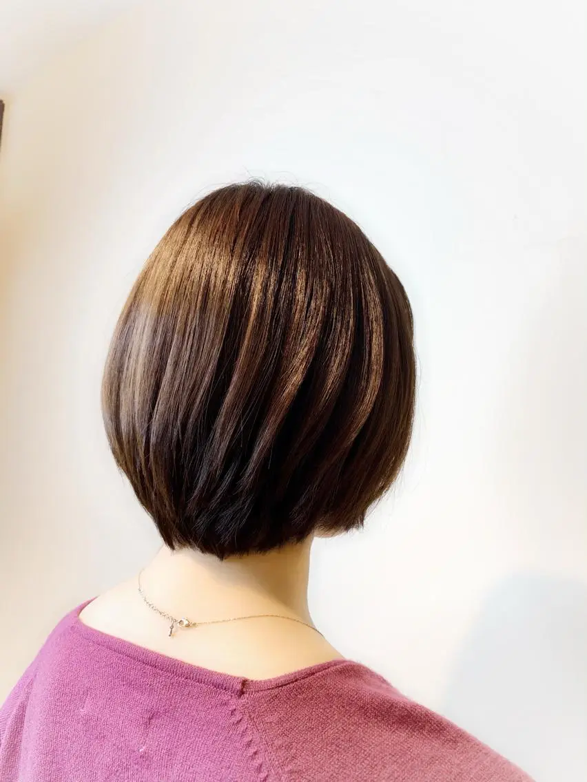ショート カラー 秋田 亜由美のヘアスタイル