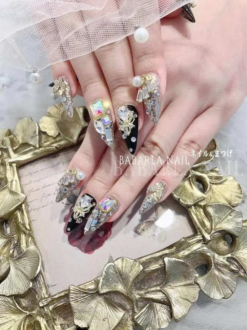 ネイル ストーンネイル Babarla Nailのネイルデザイン