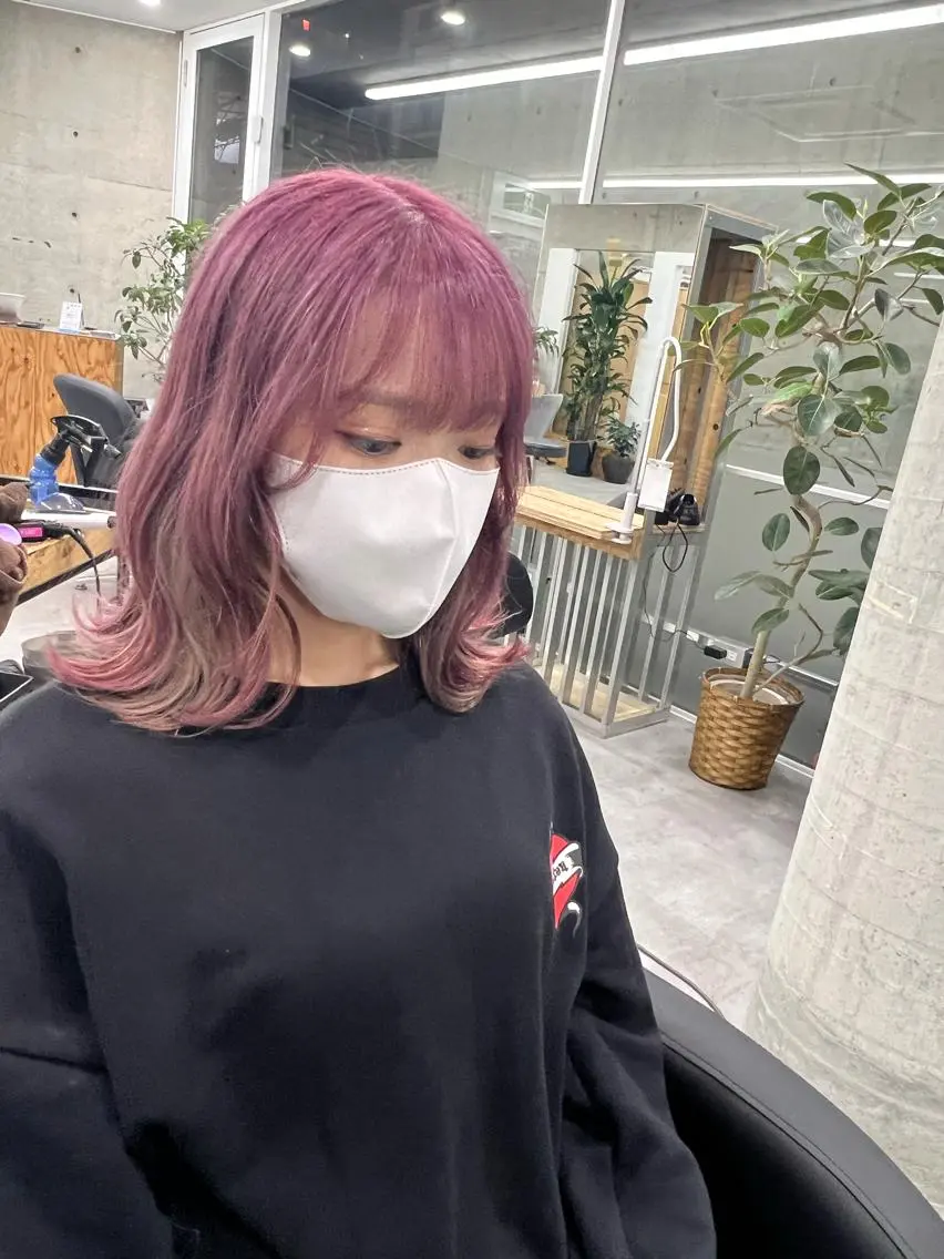 セミロング カラー インナーカラー ピンクカラー ピンクパープル パープルカラー ヘアカラー トリートメント 艶髪✨ブリーチ職人 yasuのヘアスタイル