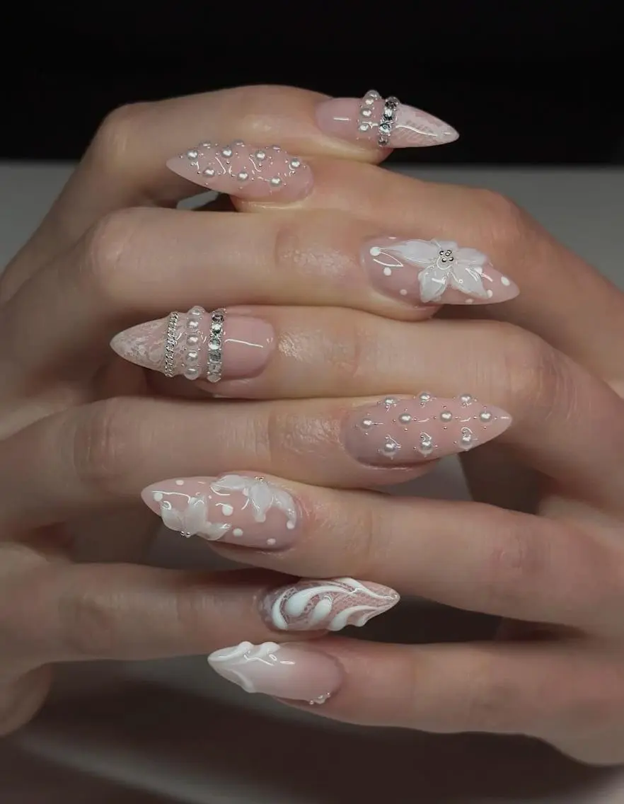 ネイル 長さ出し キラキラネイル 韓国ネイル 持ち込み シンプルネイル Blingg NailStudioのネイルデザイン
