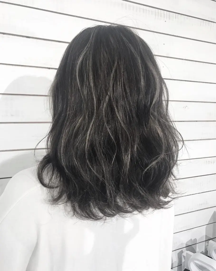 ミディアム ハイライト カット ヘアカラー トリートメント 縮毛矯正 髪質改善寺坂雄飛💐のヘアスタイル
