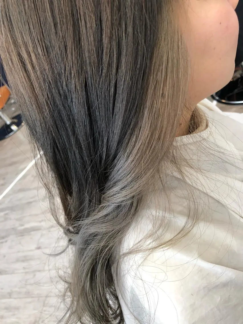 ロング カラー ブリーチ ヘアカラー 【AMANEQ】 yuka🦋のヘアスタイル