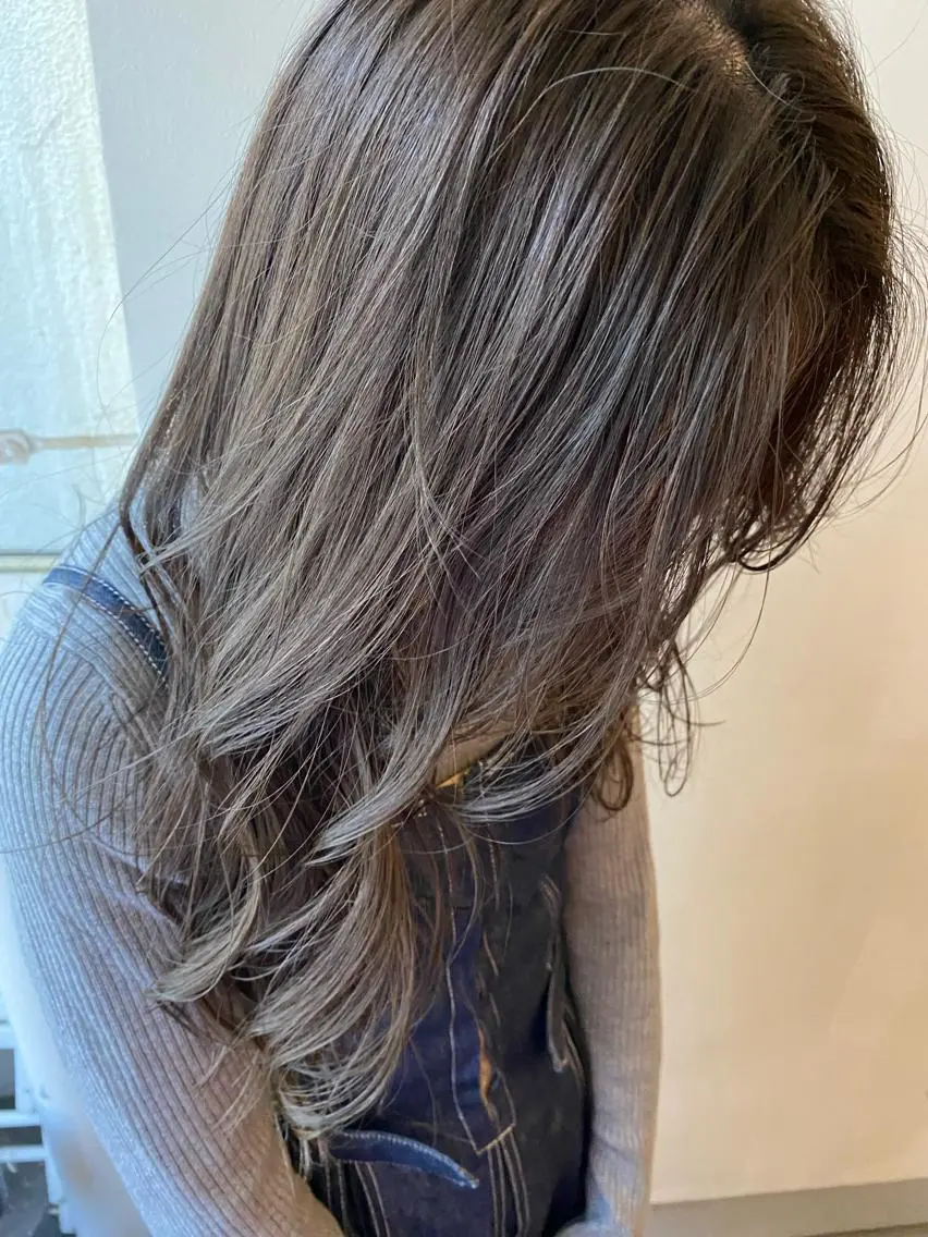 ロング カラー ベージュカラー 透明感カラー オリーブベージュ フレンチボブパーマ Yuukiのヘアスタイル