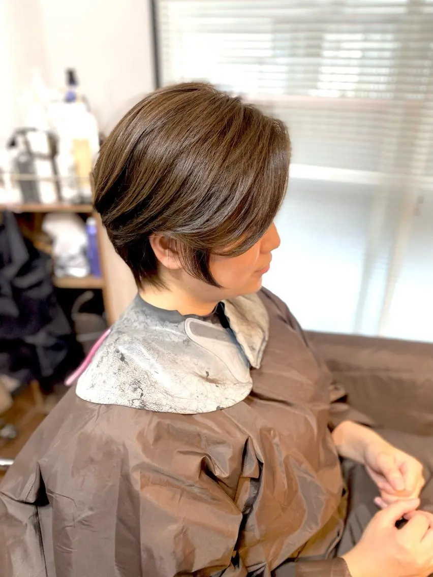 ショート カラー グレージュ ショートヘア カット ヘアカラー トリートメント Luzir⭐︎ GEN⭐︎のヘアスタイル