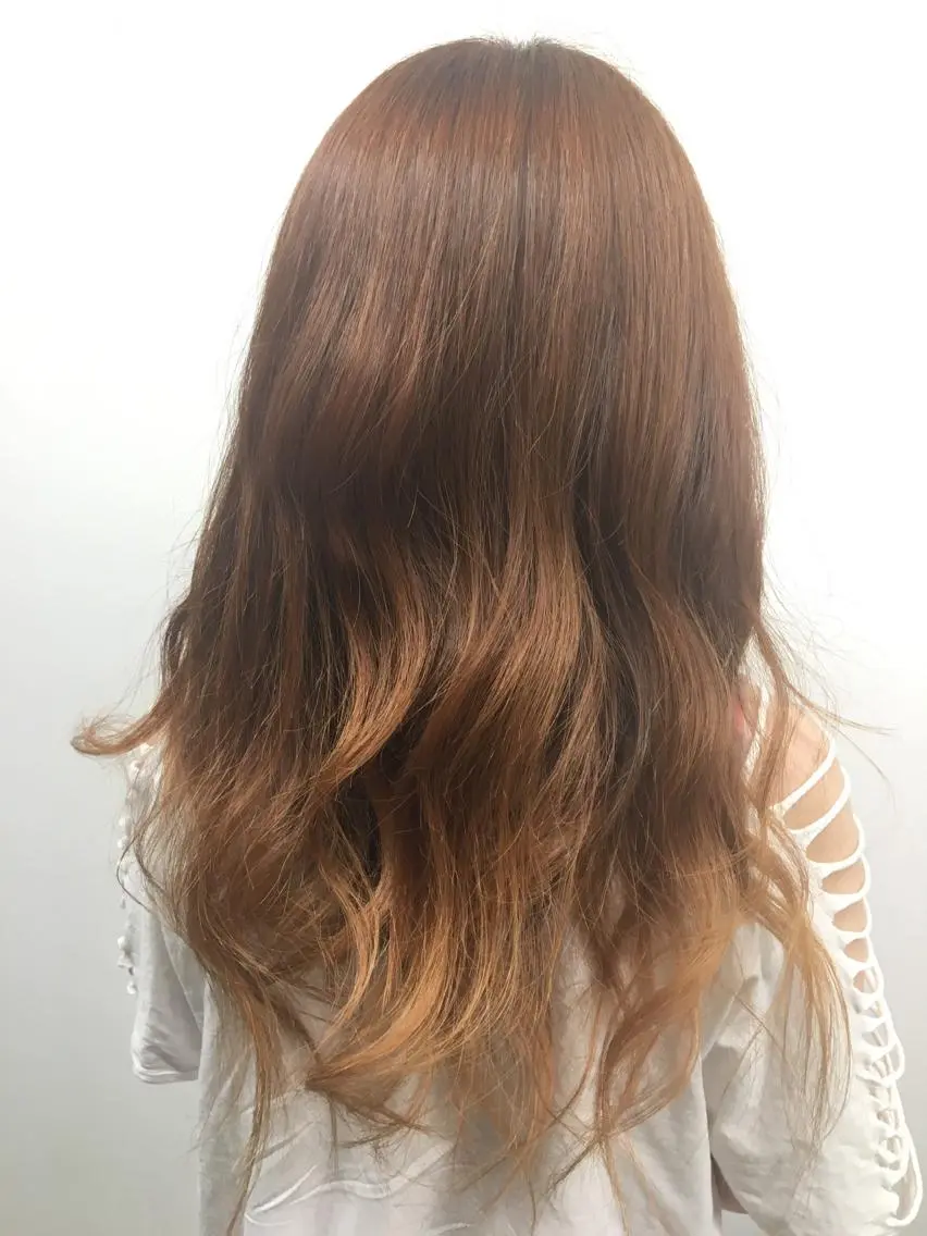 セミロング カラー グラデーションカラー オレンジ c& ちはるのヘアスタイル