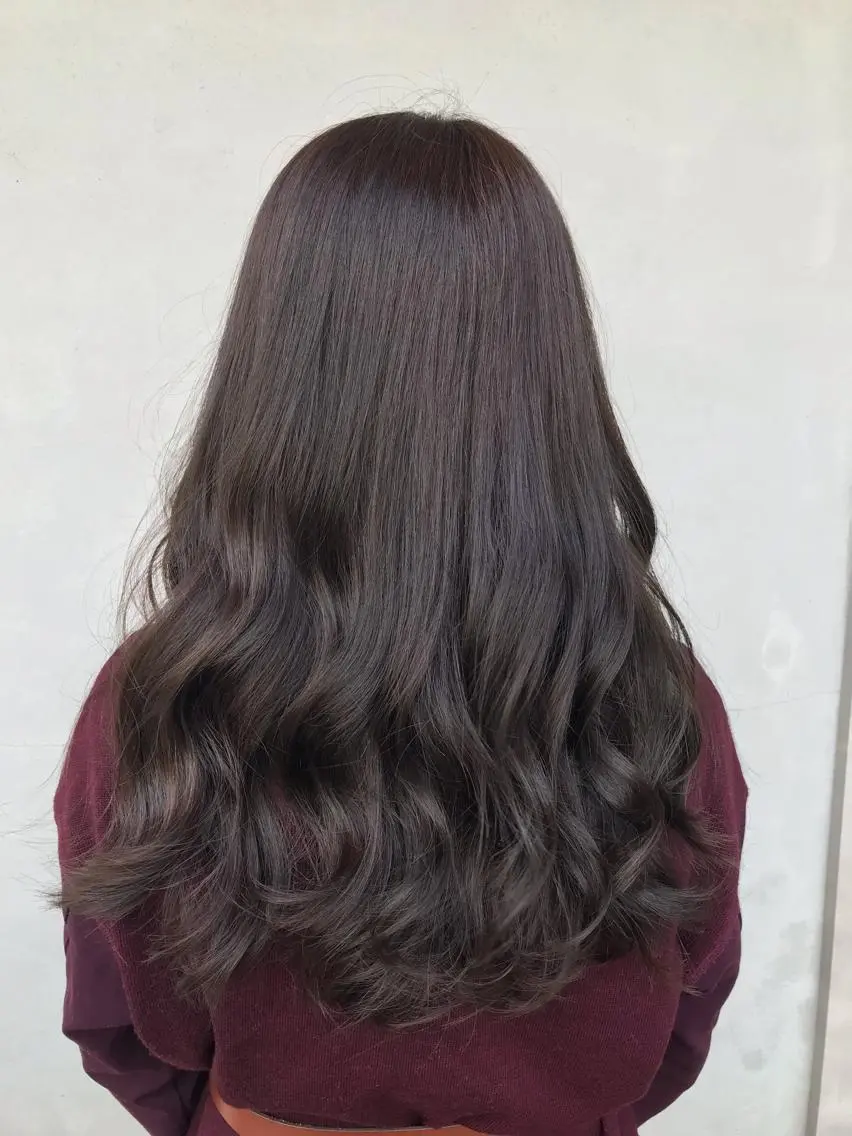 ロング アッシュ カット ヘアカラー トリートメント 坪井 真澄のヘアスタイル