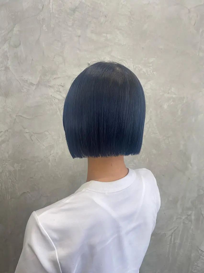 ショート カラー ブルーカラー 佐伯 鼓乃美のヘアスタイル