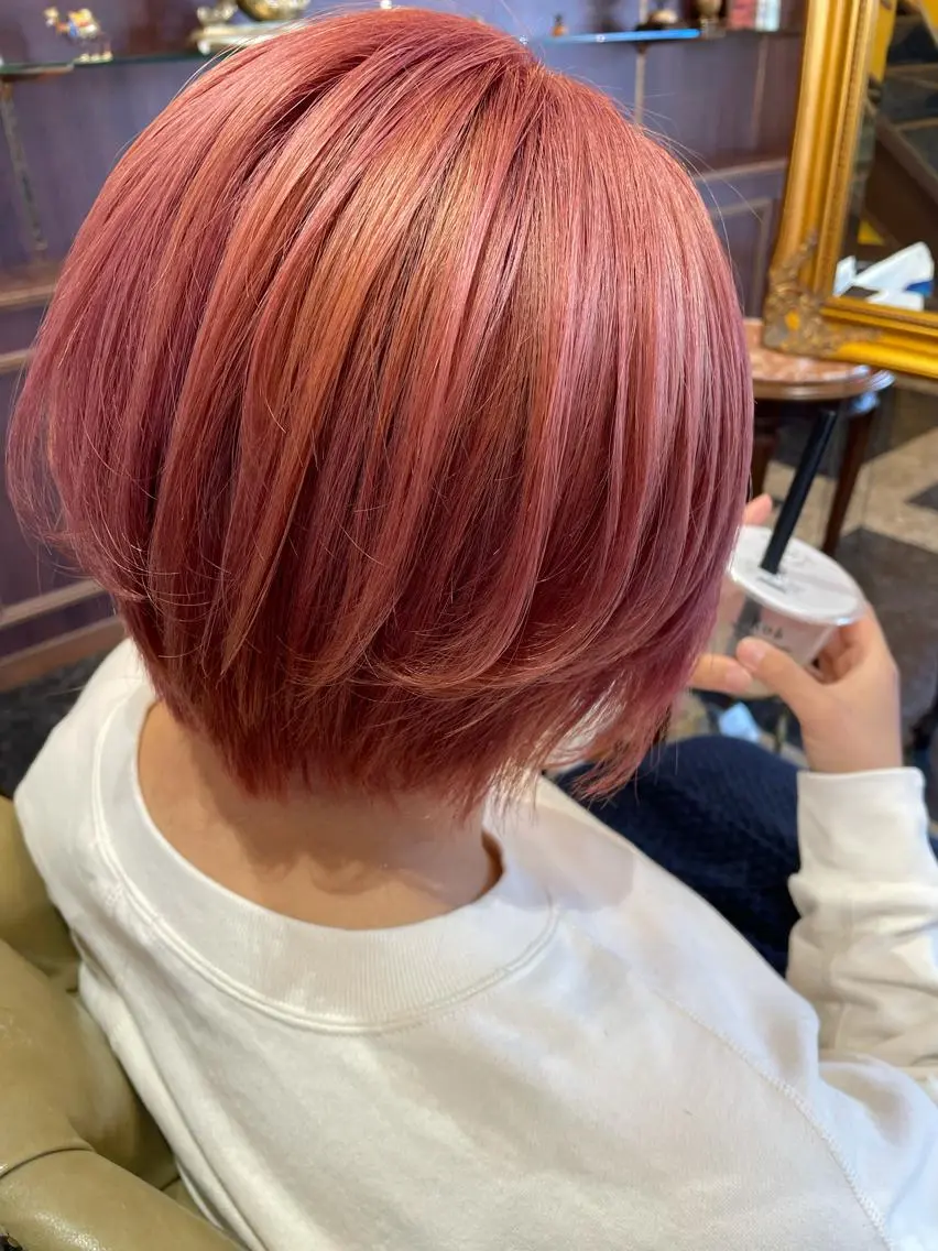 ショート カラー 田中 沙織のヘアスタイル