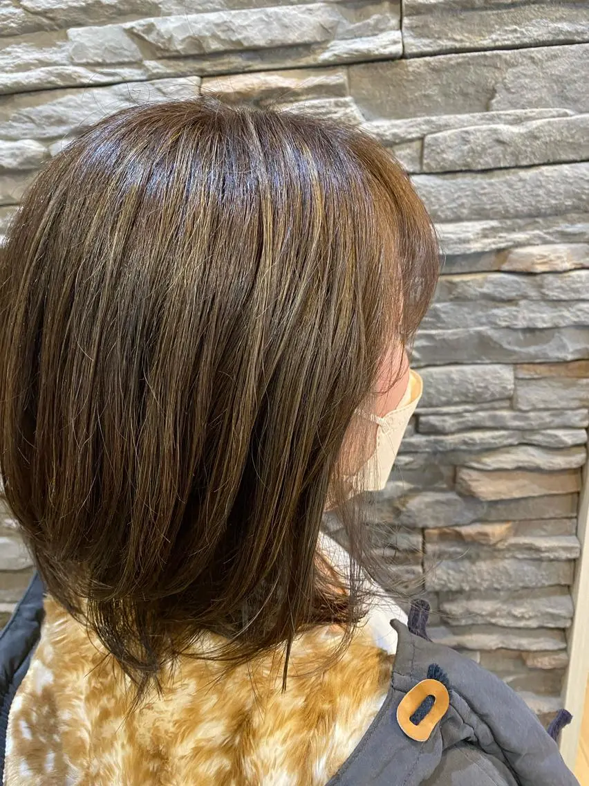 ミディアム 山浦 貴恵のヘアスタイル