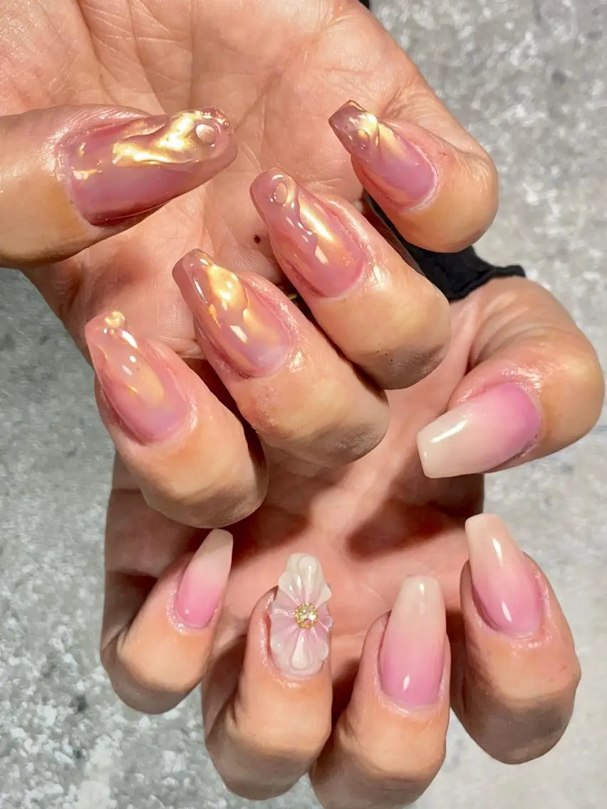 ネイル フラワーネイル グラデーション ぷっくりネイル はるひな ねいるのネイルデザイン