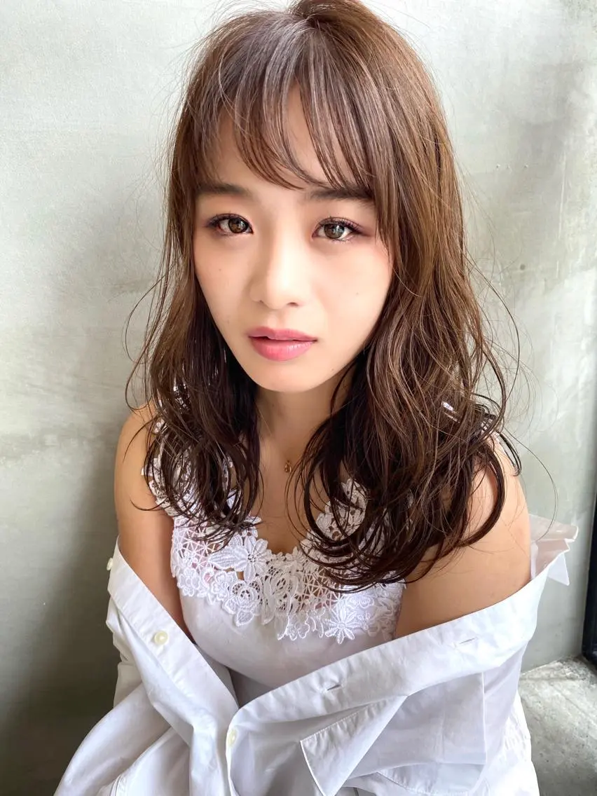 セミロング カラー ヘアアレンジ ネイル マツエク・マツパ アディクシーカラー ブリーチ 透明感カラー エドルカラー ハイライトカラー 夜23時まで予約🉑 reverieあきらのヘアスタイル