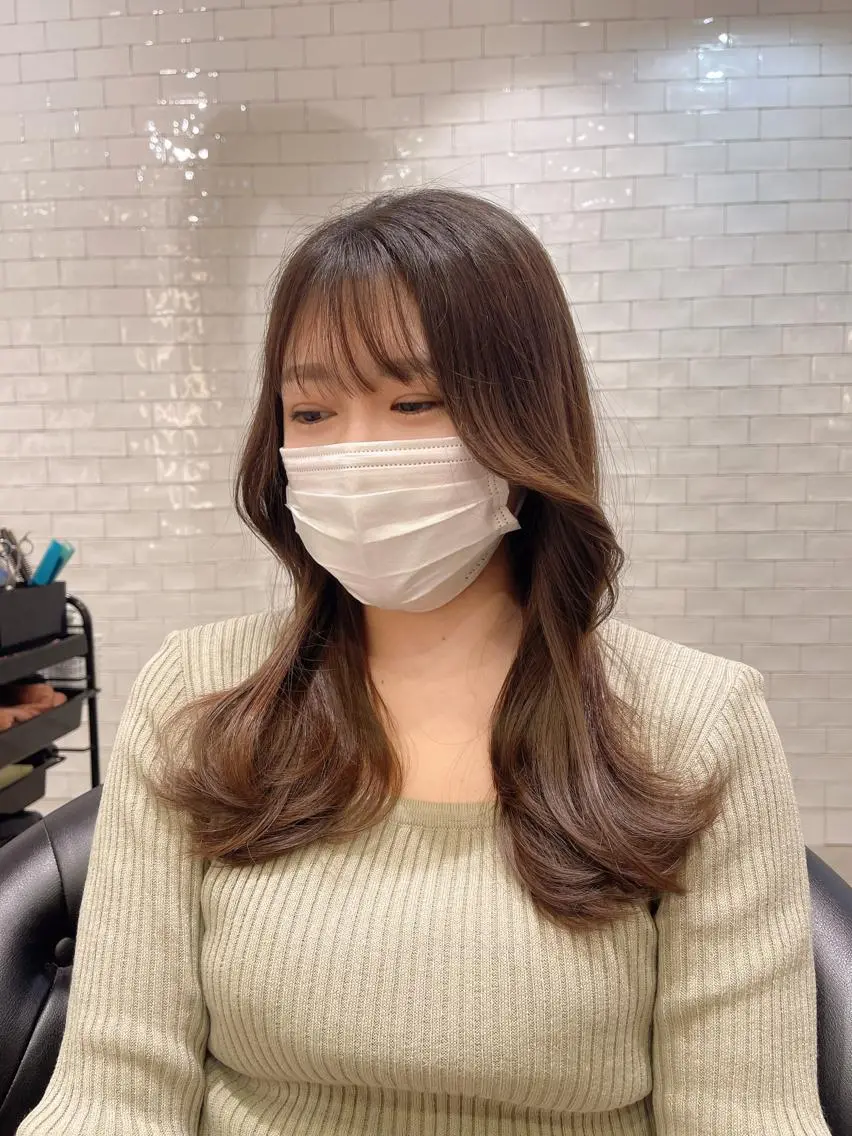 ロング カット ヘアカラー パーマ 縮毛矯正 トリートメント emi/髪質改善/ 韓国風/艶カラーのヘアスタイル