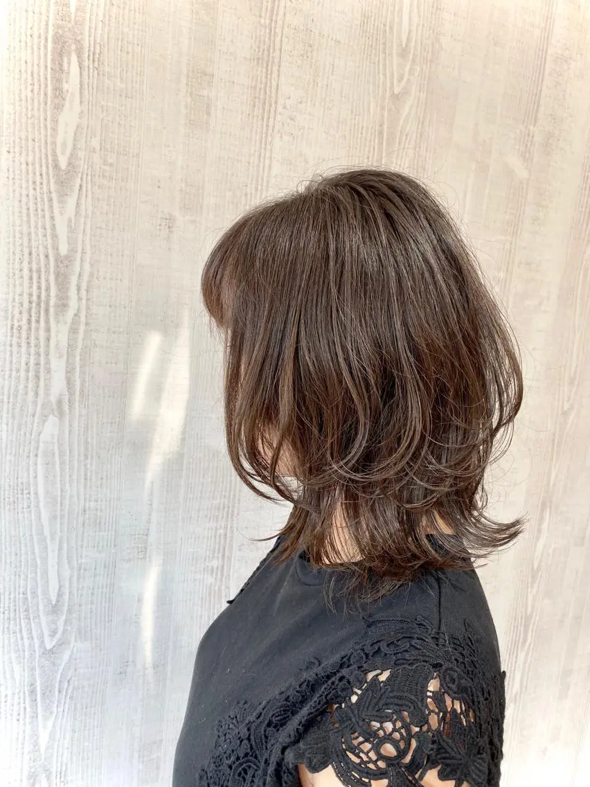 ミディアム カラー ベージュカラー オリーブベージュ レイヤーカット ウルフカット Kazu .Kのヘアスタイル