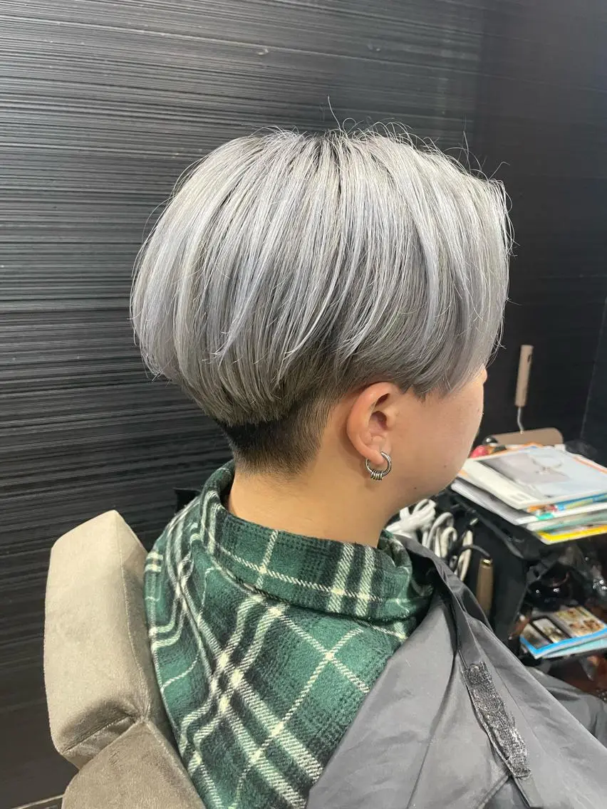 ショート カット ヘアカラー トリートメント 山本 雅由のヘアスタイル