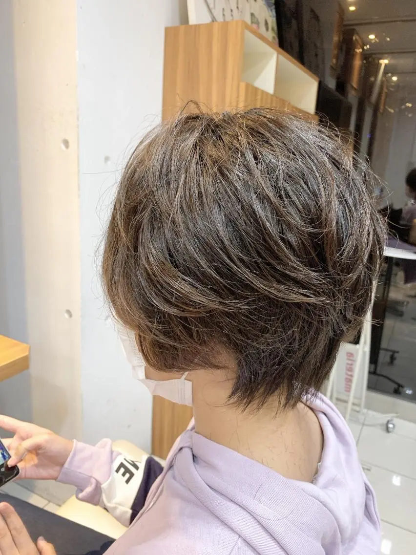 ショート カラー パーマ ショートヘア 白髪ぼかしハイライト 柳川拓哉のヘアスタイル