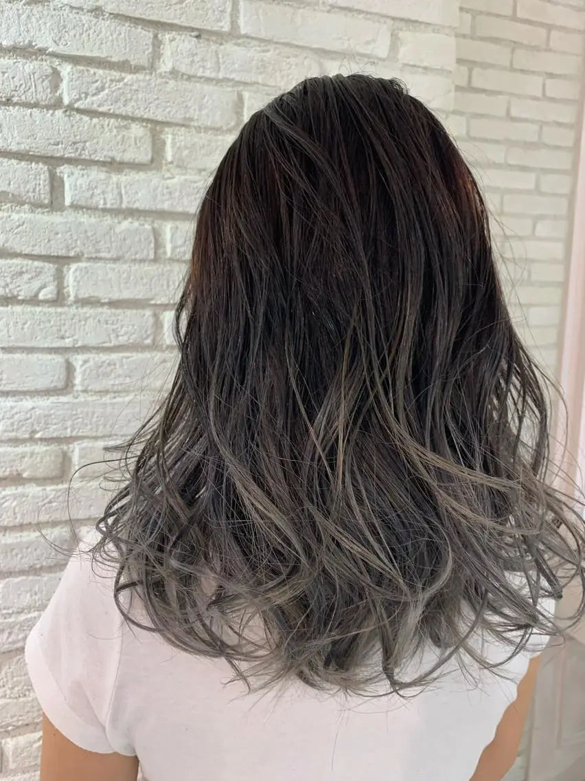 ロング カラー パーマ ネイル マツエク・マツパ レイヤー＆カラー 人気美容師倉崎涼のヘアスタイル