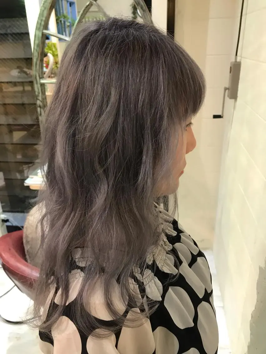 ロング カラー ブリーチ 神山 昌子のヘアスタイル