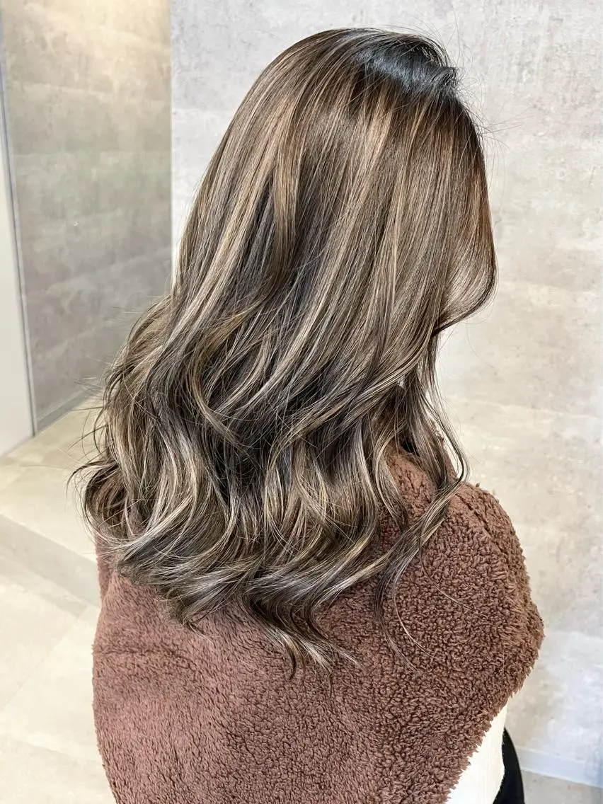 セミロング ヘアカラー トリートメント KYOKO 【Bear】のヘアスタイル