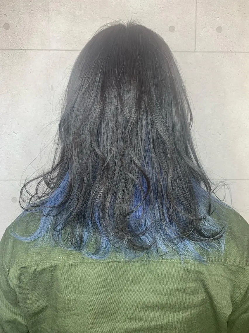 セミロング カラー アッシュ ブリーチ ブルーカラー ブルーアッシュ 高橋友里亜 /フリーランスのヘアスタイル