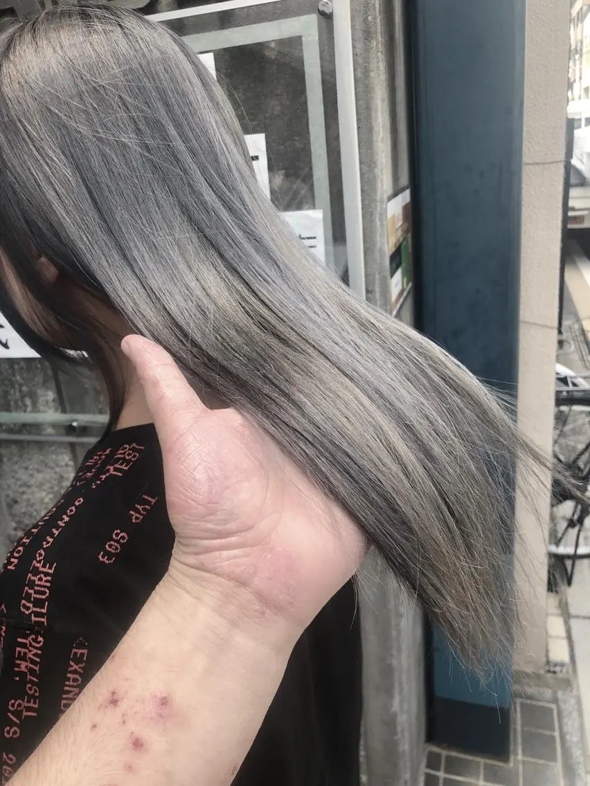 セミロング カラー グレージュ 美髪・艶髪特化美容師 RYOJIのヘアスタイル