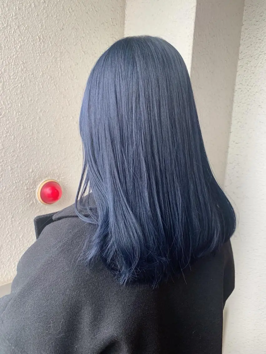 セミロング カラー ブリーチ イルミナカラー ネイビーカラー ウルトワ髪質改善 ディレクター/熊倉都のヘアスタイル