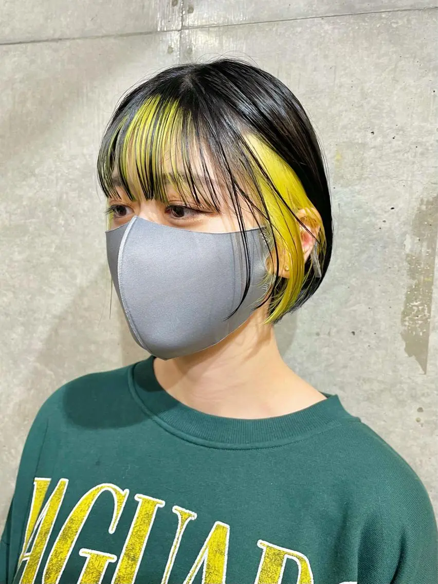 ショート カラー アディクシーカラー ミストバング ブリーチ ケアブリーチ ダブルカラー カット ヘアカラー トリートメント もにか🌞原宿/渋谷 🌝ブリーチカラーのヘアスタイル
