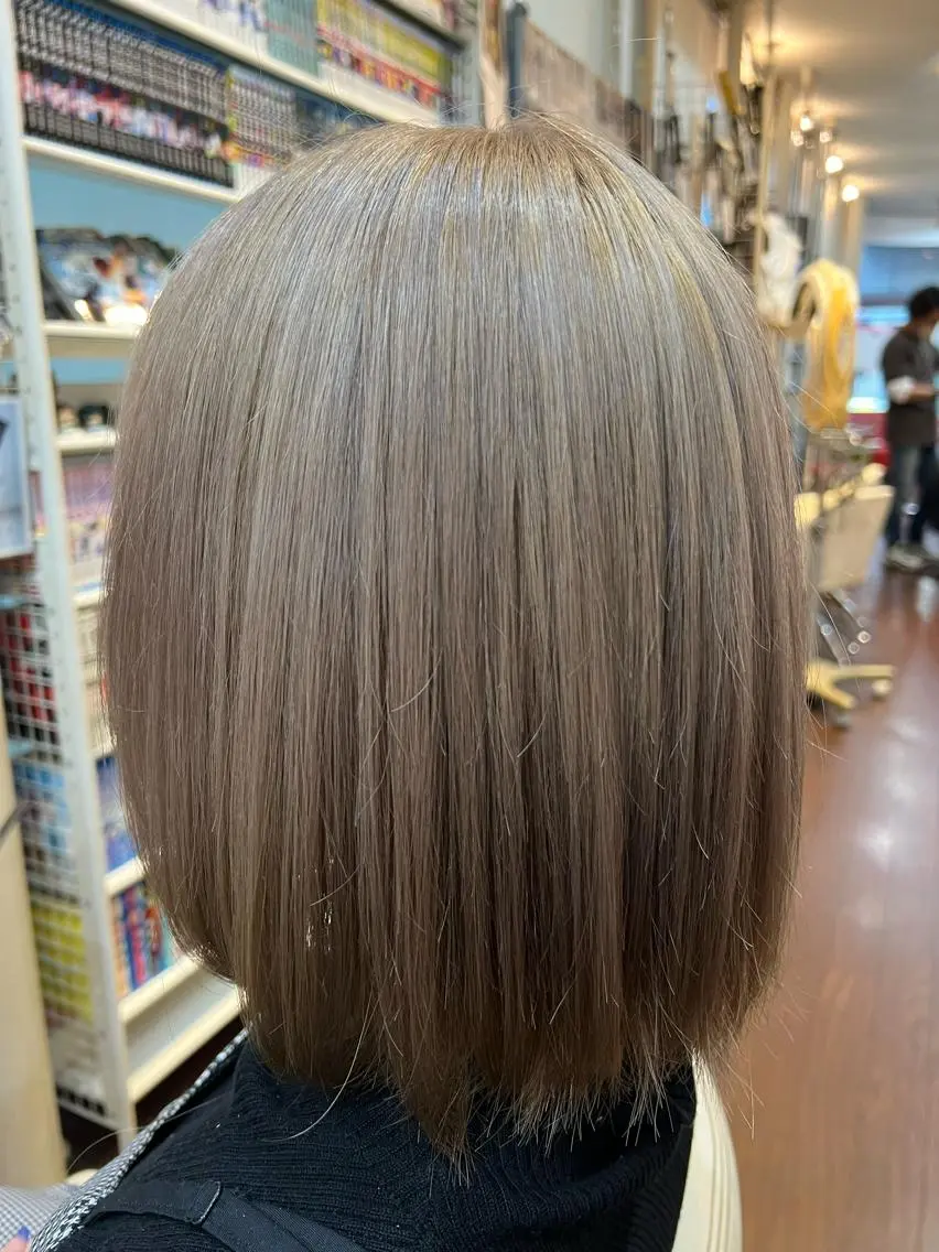 ミディアム カラー アッシュ カット ヘアカラー まさき✂︎ /ブリーチカラーのヘアスタイル