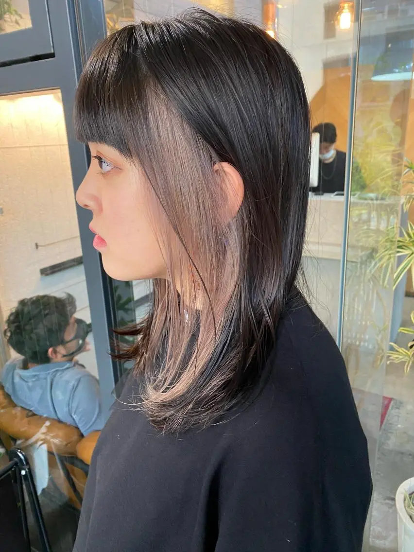 ショート カラー ネイル マツエク・マツパ ベージュカラー インナーカラー 中山 天地のヘアスタイル