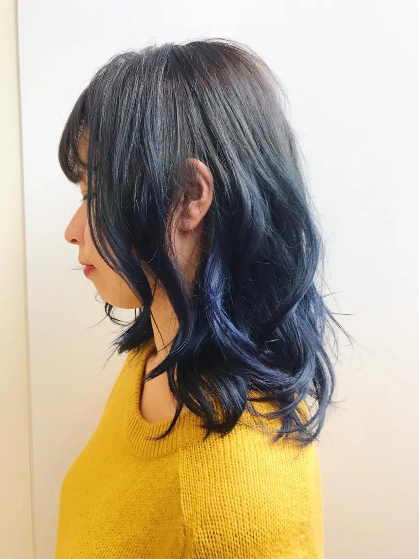 ミディアム カラー グラデーションカラー ネイビーカラー カット ヘアカラー トリートメント インナーエクステ渋谷 🦋KAJIのヘアスタイル