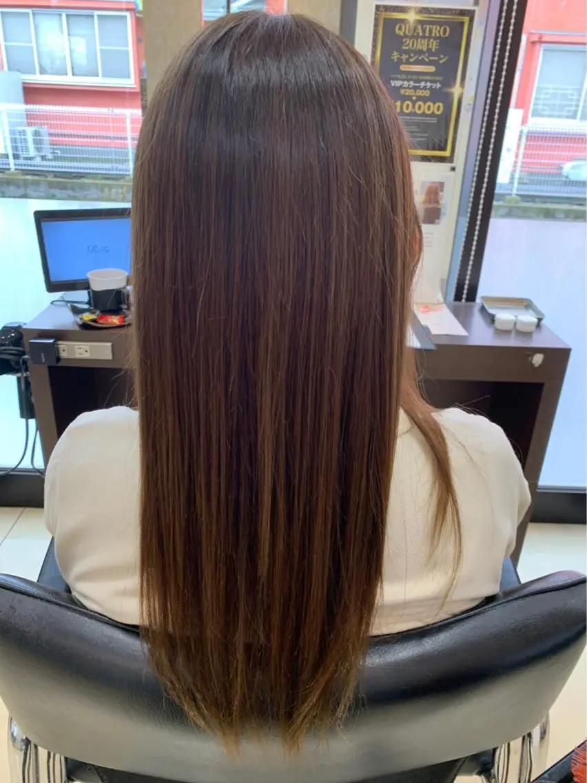カラー OPERA 赤塚のヘアスタイル