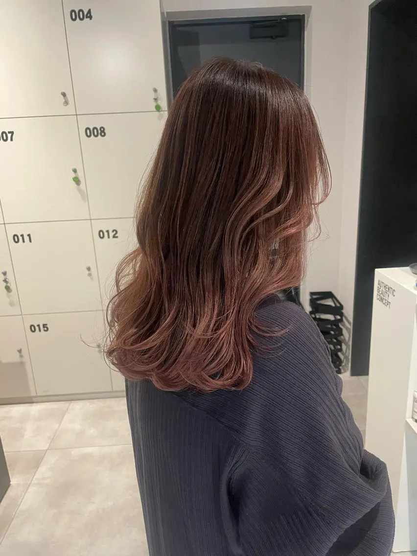 ミディアム カラー バレイヤージュ レイヤーカット ブリーチ👩🦳/ ✂︎MANAMIのヘアスタイル
