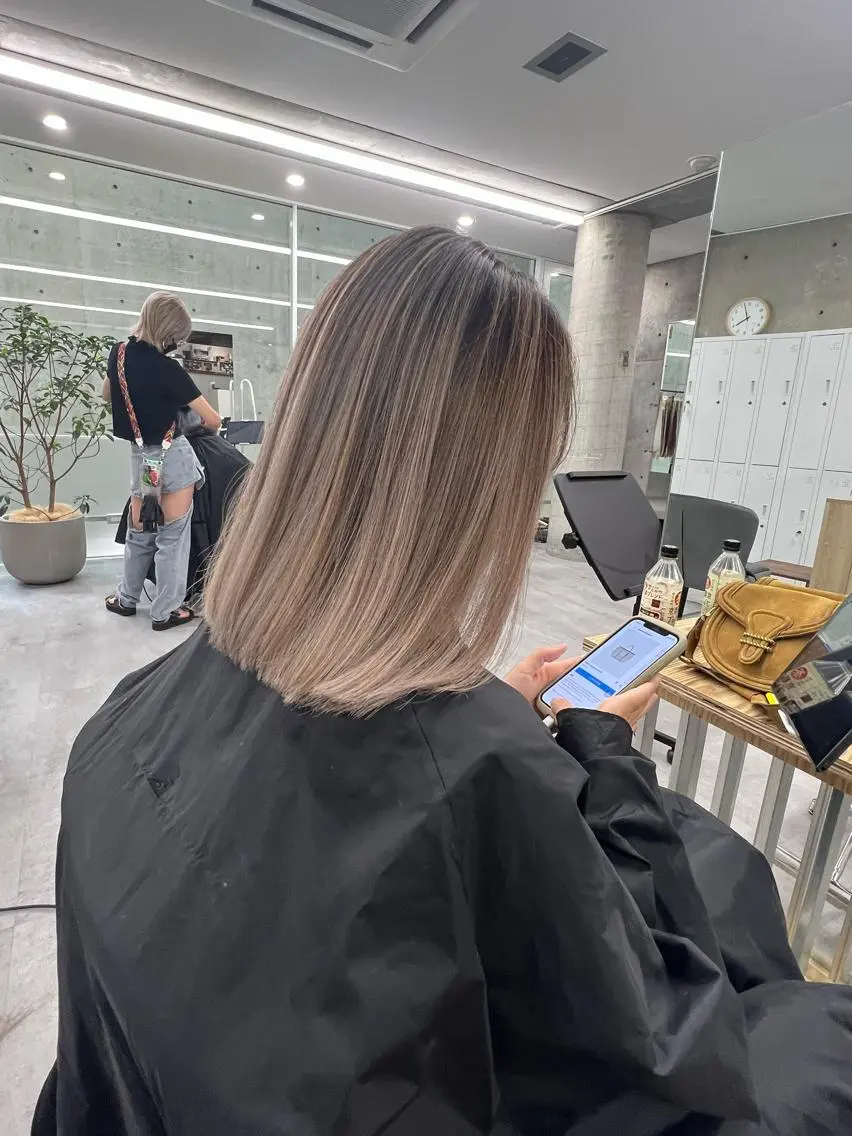 ミディアム カラー バレイヤージュ ハイライトカラー ハイライト レイヤーカット ヘアカラー トリートメント 艶髪✨ブリーチ職人 yasuのヘアスタイル