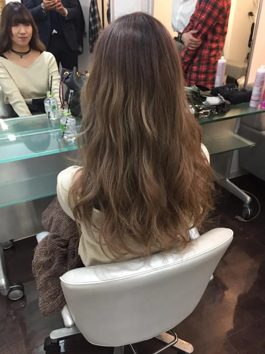 ロング カラー グラデーションカラー 菅井 敏樹のヘアスタイル
