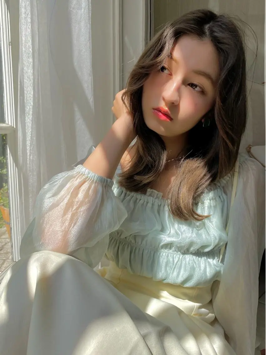 セミロング くびれヘア 韓国風ヘア くびれレイヤー レイヤーカット ♥️ボブ韓国風ヘア ♥️久保田夢美のヘアスタイル