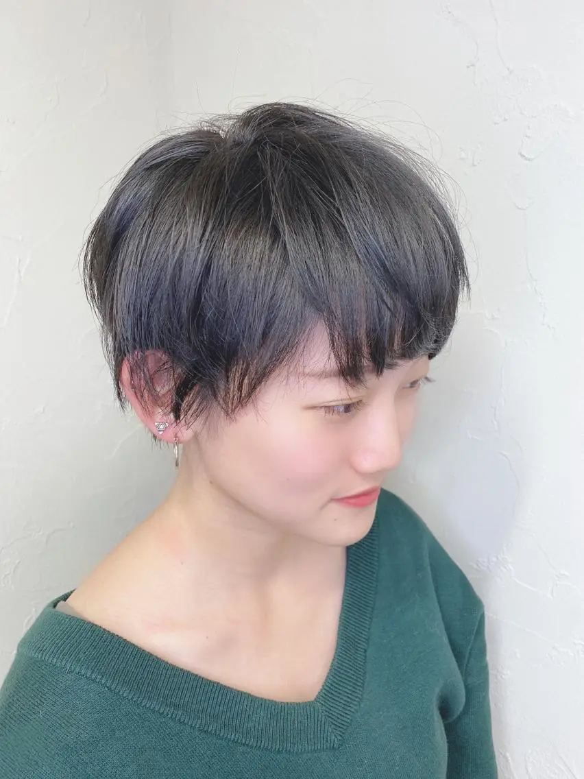ショート カラー ネイビーカラー ショートヘア 髪質改善/レイヤー ストウシンゴのヘアスタイル