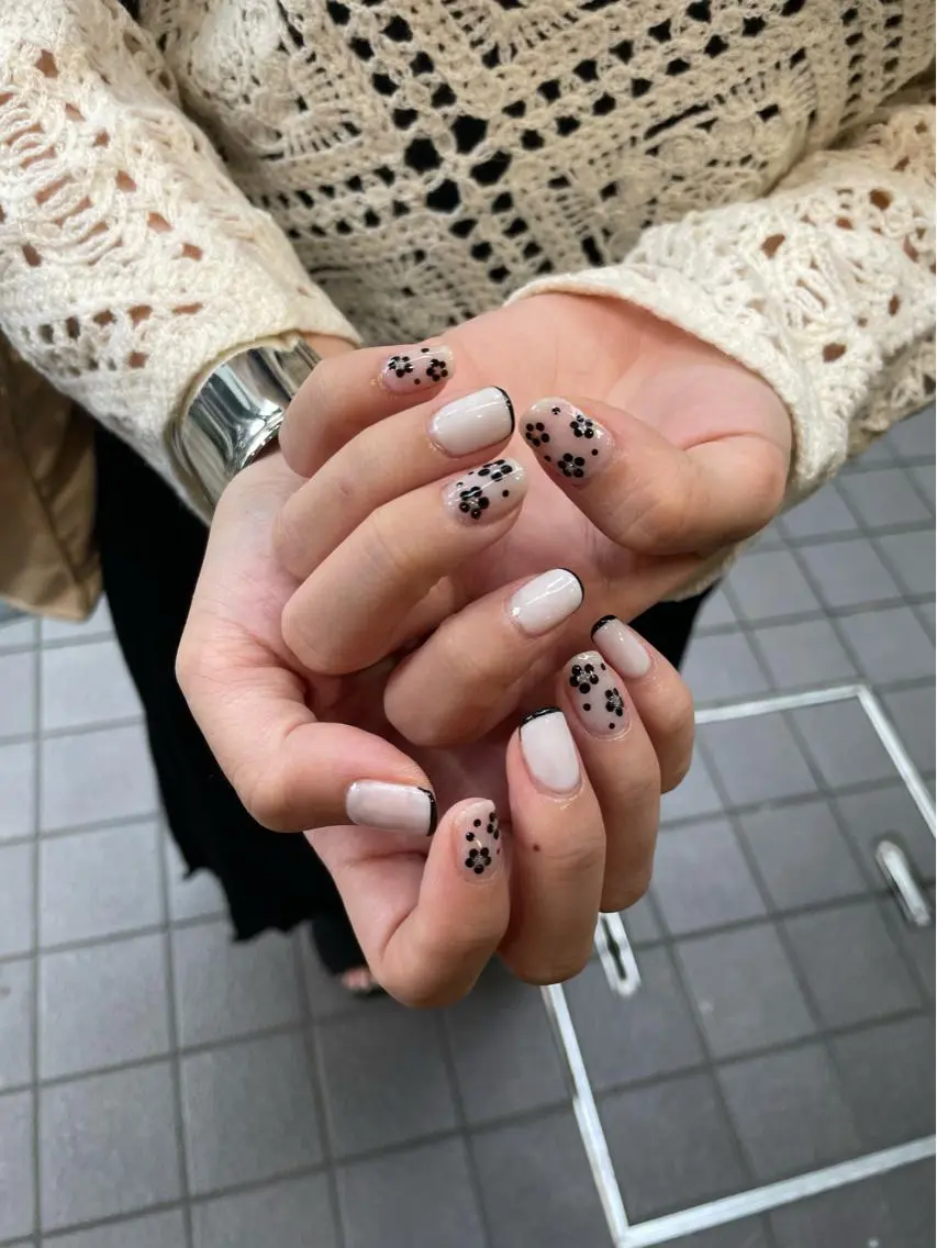 ロング ネイル 韓国風ヘア フレンチネイル 韓国ネイル ラメ(グリッター) ハイトーン🦄ネイル 💞のぶちのネイルデザイン