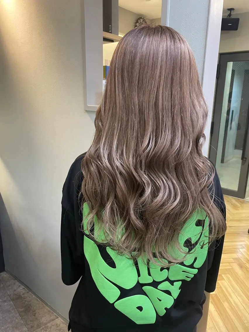 ロング カラー ベージュカラー ミルクティーベージュ 浦野 剛志のヘアスタイル