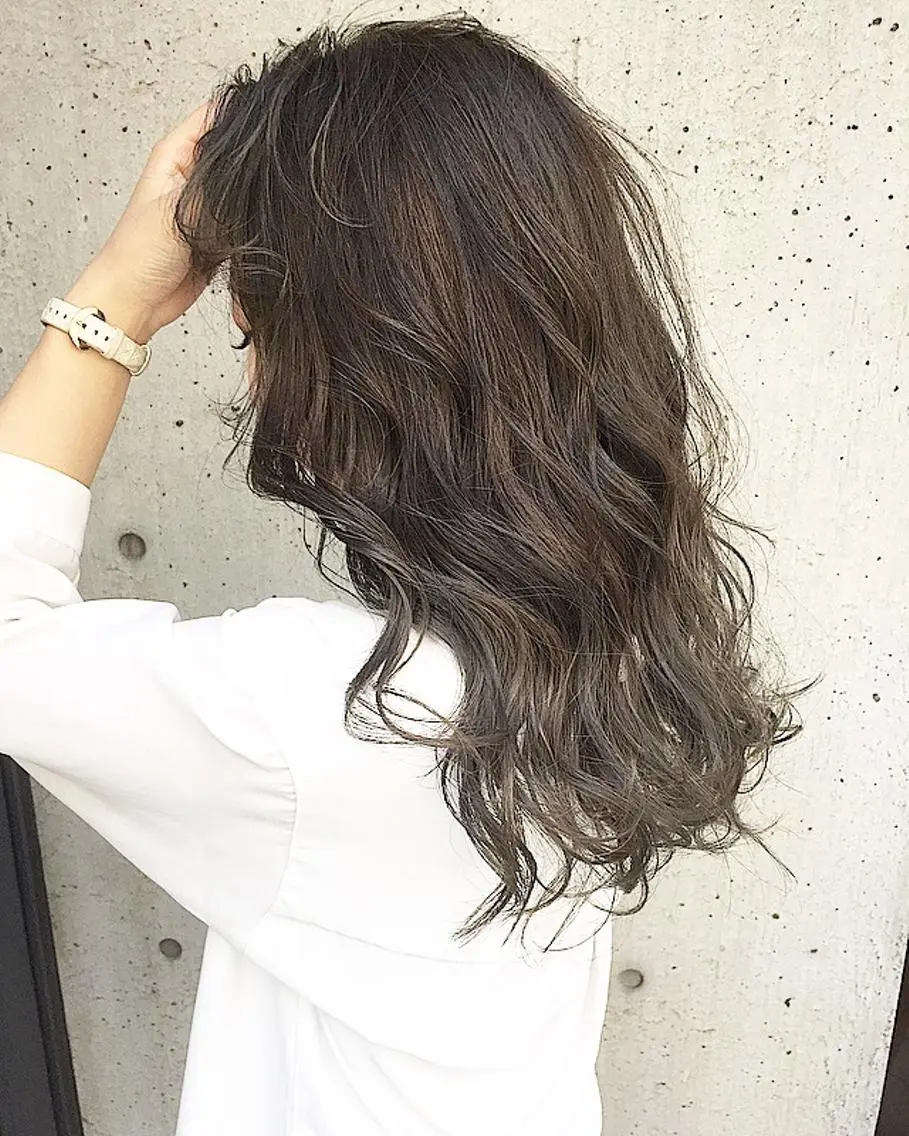 セミロング カラー パーマ ヘアアレンジ メンズ キッズ ネイル マツエク・マツパ メンズブリーチ メンズハイライト メンズインナーカラー アッシュ アッシュグレー カット ヘアカラー パーマ トリートメント 韓国風×透明感カラー 髪質改善オタベシンヤのヘアスタイル