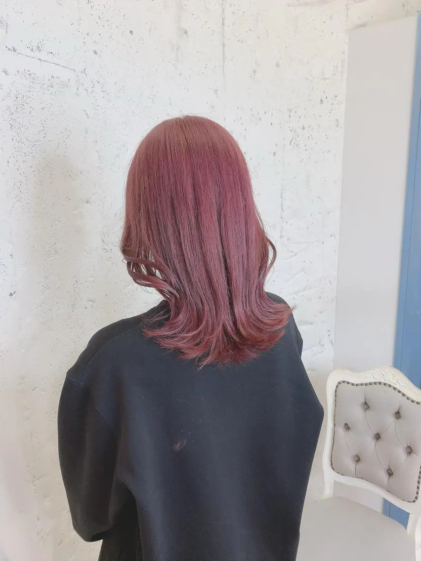 ミディアム カラー 透明感ハイトーン🦄 キラ🌈のヘアスタイル