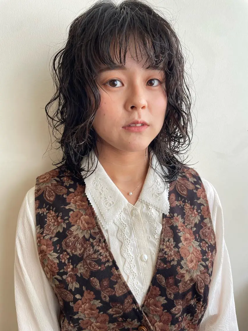 ミディアム カラー パーマ ミディアムパーマ ウルフカット レイヤー/似合わせ TAKUYAのヘアスタイル