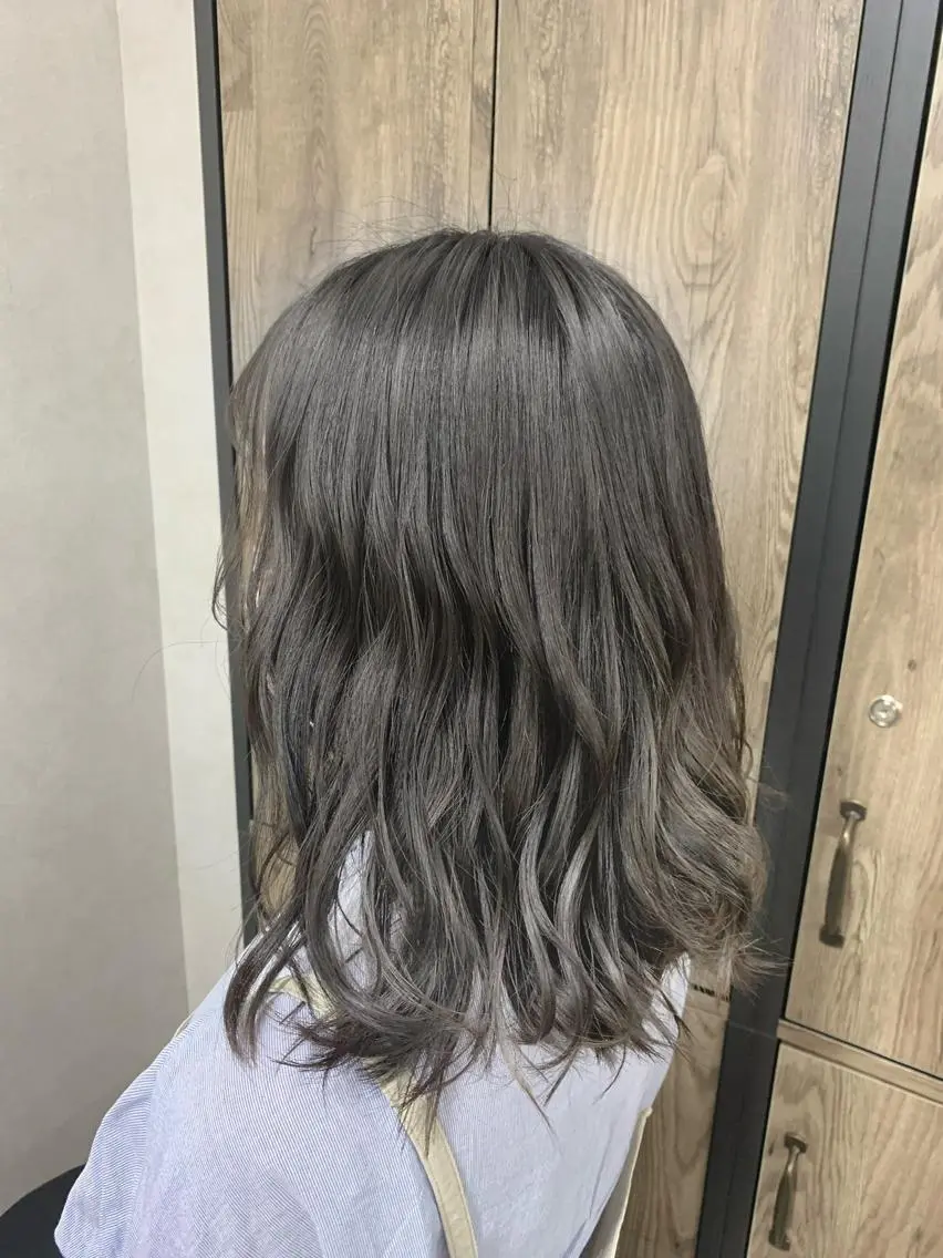 カラー バレイヤージュ ブリーチ ケアブリーチ ダブルカラー イヤリングカラー 🌷かわばた めい🌷のヘアスタイル
