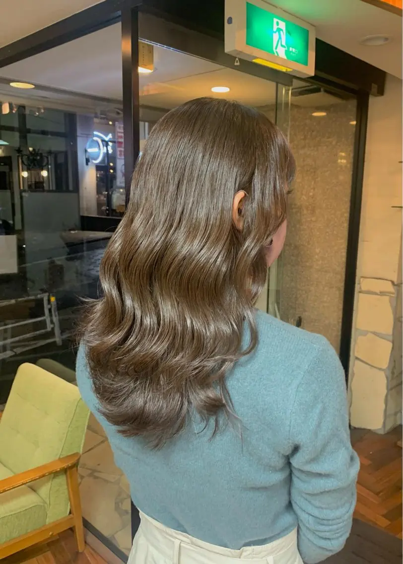 ミディアム カラー ベージュカラー ブリーチ ブリーチなしカラー オリーブベージュ カット ヘアカラー トリートメント 矢野 晃平のヘアスタイル