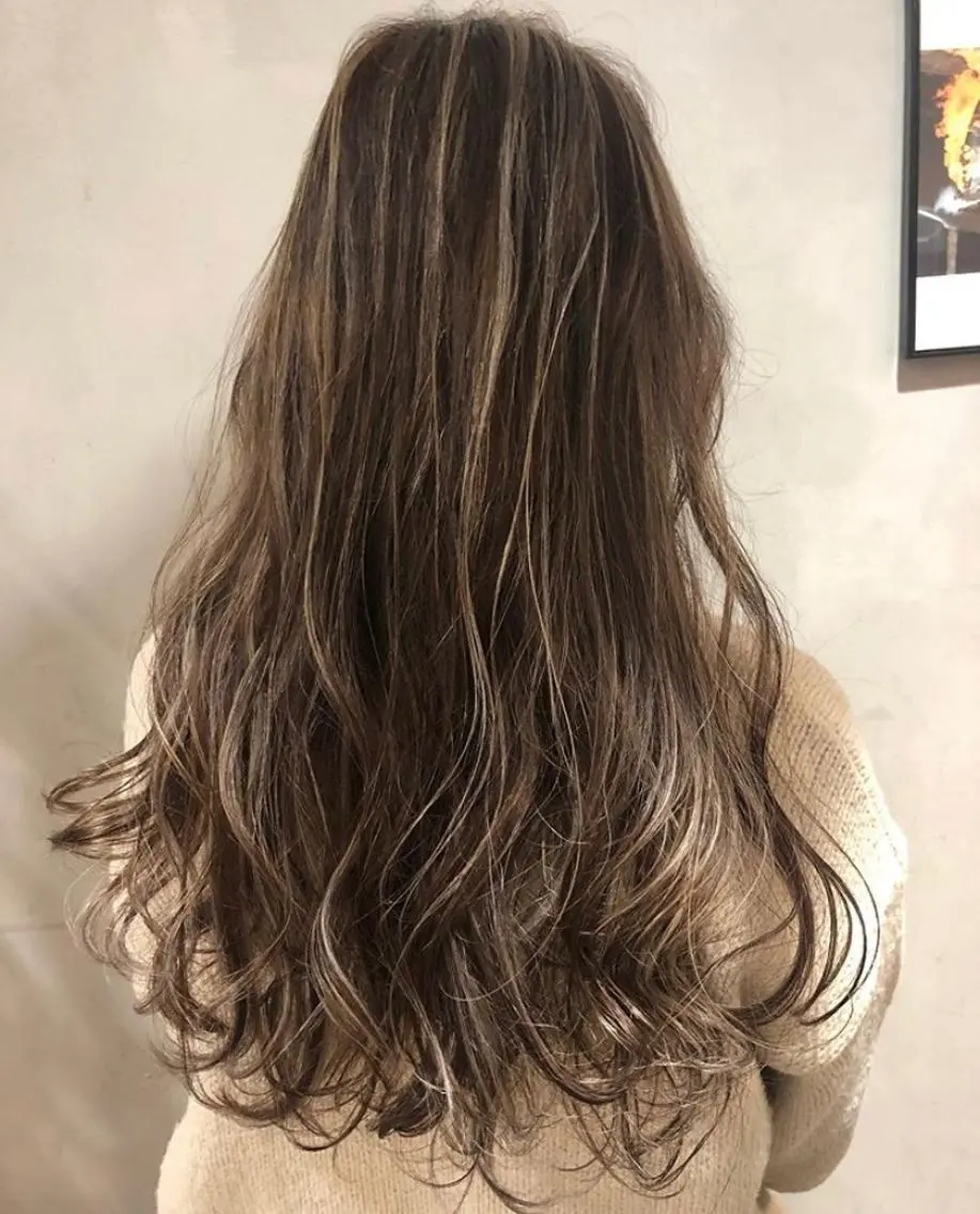 ロング ハイライト MIYU💋💖 〈XENA渋谷本店〉のヘアスタイル