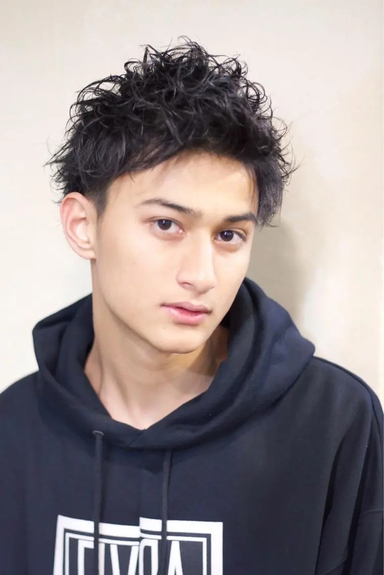ショート メンズ アップバング メンズ韓国風 マッシュ メンズショート ツーブロック カット トリートメント 大人可愛いレイヤー 大田のヘアスタイル