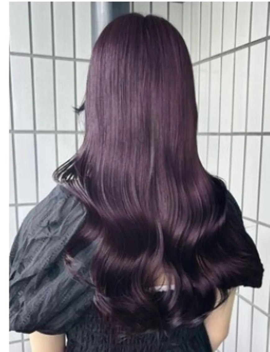 セミロング パープルカラー トリートメント カラーモデル🦋 透明感カラーYutaのヘアスタイル