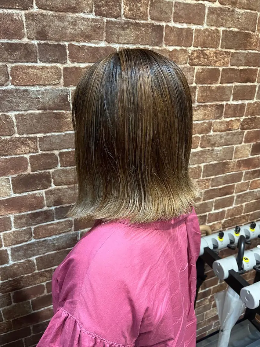 ミディアム カラー パーマ ヘアアレンジ メンズ キッズ ネイル マツエク・マツパ アイブロウ ミディアムパーマ メンズハイライト メンズパーマ ブラウンカラー ケアカラー 久木原 ゆりのヘアスタイル