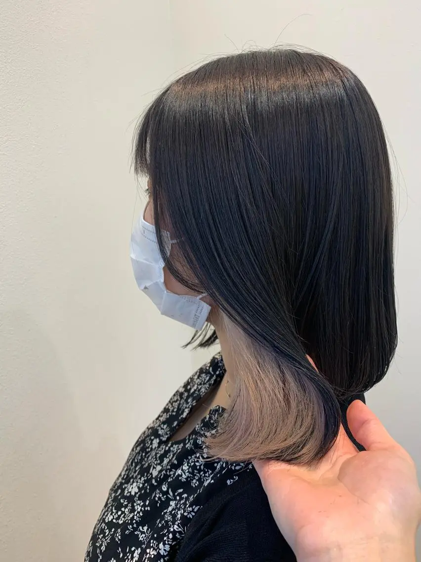 ミディアム カラー 長山 茉白のヘアスタイル
