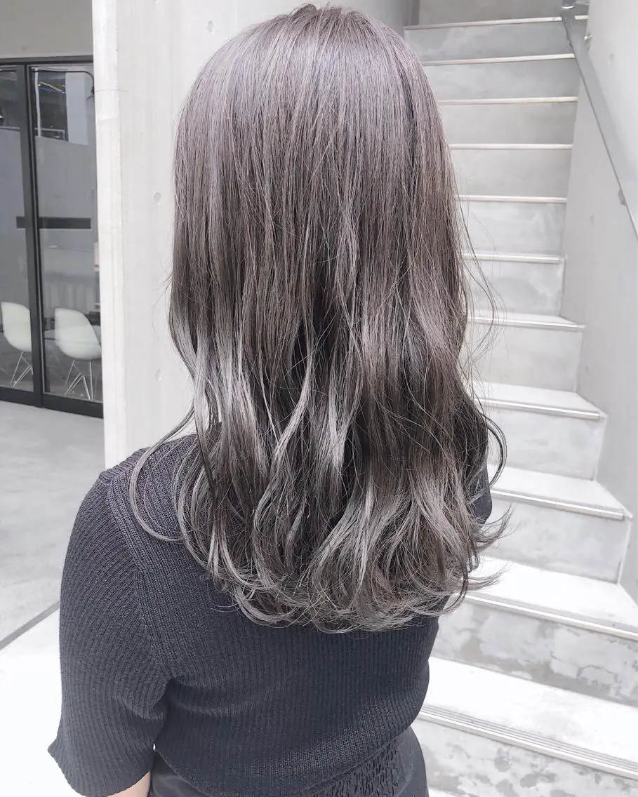 セミロング カラー ヘアアレンジ グラデーションカラー グレージュ 透明感カラー× レイヤーカット✨高梨のヘアスタイル