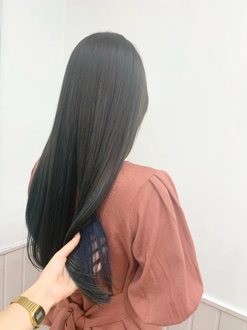 ミディアム カラー パーマ ヘアアレンジ メンズ キッズ ネイル マツエク・マツパ ヘアカラー レイヤーカット/ 巻ける縮毛矯正のヘアスタイル